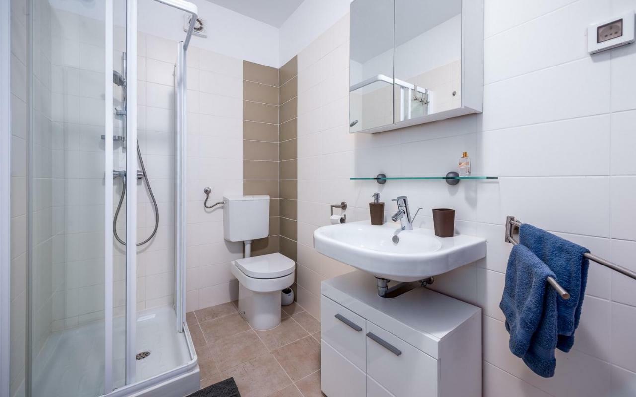 Laura House With Apartment Umag Exteriér fotografie