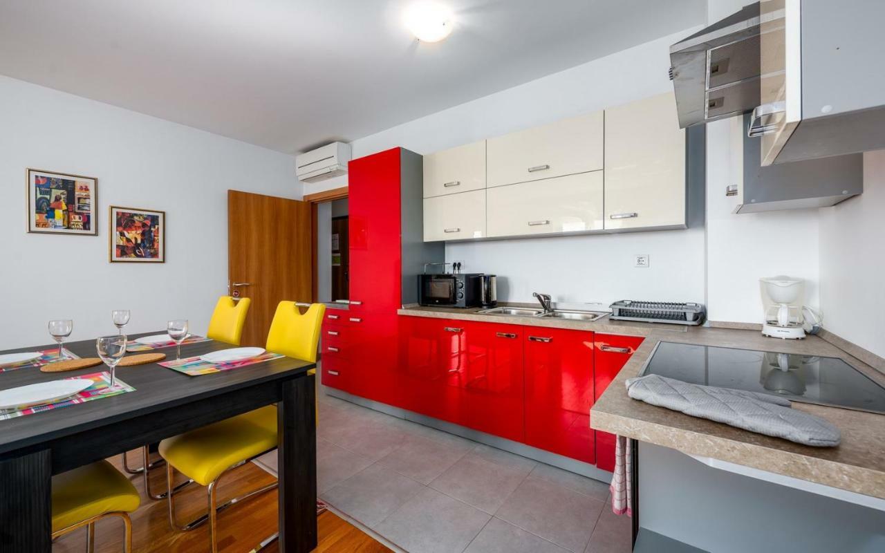 Laura House With Apartment Umag Exteriér fotografie