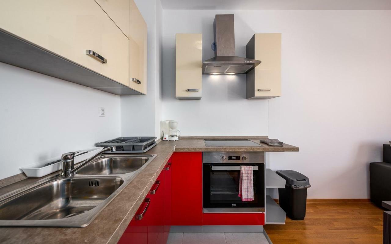 Laura House With Apartment Umag Exteriér fotografie
