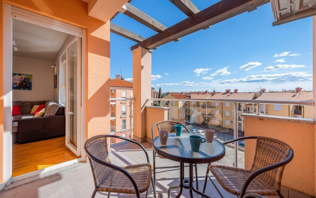 Laura House With Apartment Umag Exteriér fotografie